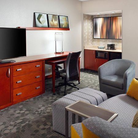 Courtyard By Marriott Грийнсбъро Екстериор снимка