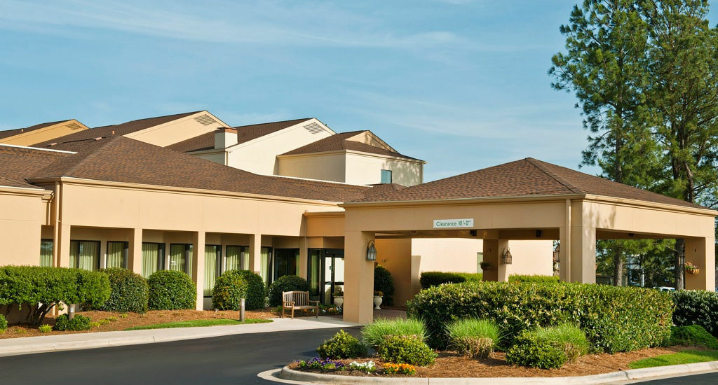 Courtyard By Marriott Грийнсбъро Екстериор снимка